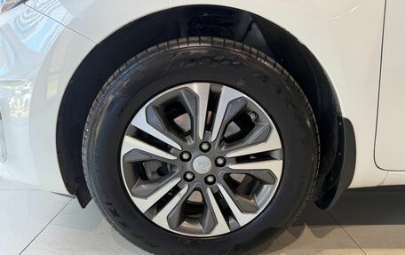 KIA Carnival III, 2017 год, 2 406 000 рублей, 30 фотография