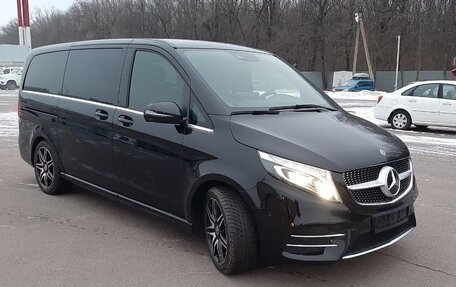 Mercedes-Benz V-Класс, 2019 год, 6 300 000 рублей, 4 фотография