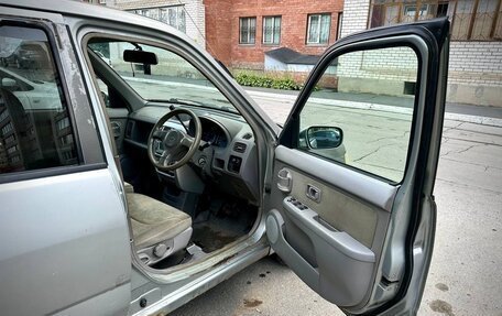 Nissan Cube II, 2001 год, 89 000 рублей, 8 фотография