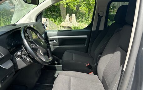 Peugeot Traveller I, 2019 год, 2 400 000 рублей, 6 фотография