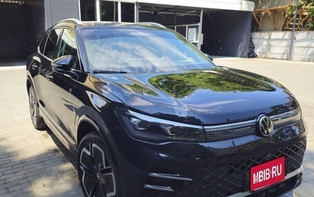 Volkswagen Tiguan, 2024 год, 4 350 000 рублей, 4 фотография