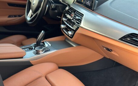 BMW 5 серия, 2018 год, 3 700 000 рублей, 11 фотография