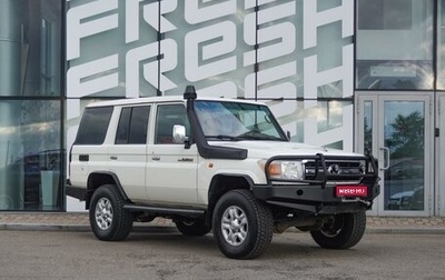 Toyota Land Cruiser 70, 2011 год, 3 785 000 рублей, 1 фотография