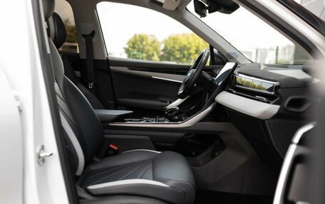 Geely Atlas, 2023 год, 2 820 000 рублей, 21 фотография