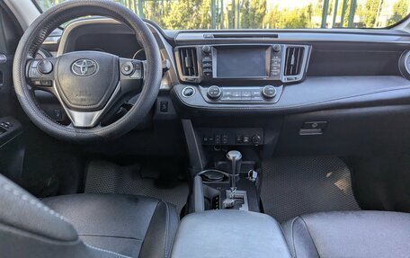 Toyota RAV4, 2018 год, 2 595 000 рублей, 19 фотография