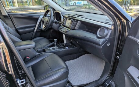 Toyota RAV4, 2018 год, 2 595 000 рублей, 18 фотография