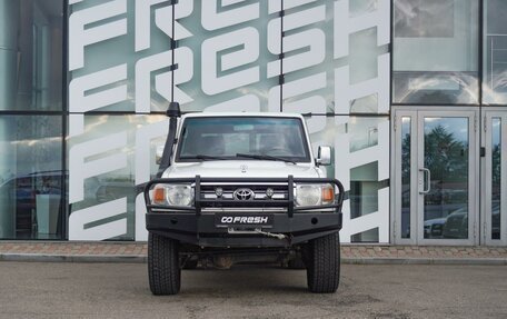 Toyota Land Cruiser 70, 2011 год, 3 785 000 рублей, 2 фотография