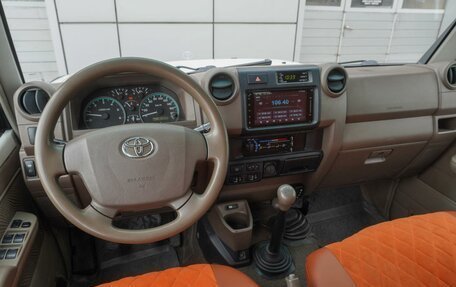 Toyota Land Cruiser 70, 2011 год, 3 785 000 рублей, 12 фотография