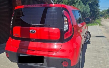 KIA Soul II рестайлинг, 2018 год, 1 900 000 рублей, 3 фотография