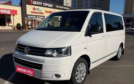 Volkswagen Multivan T5, 2012 год, 2 200 000 рублей, 2 фотография