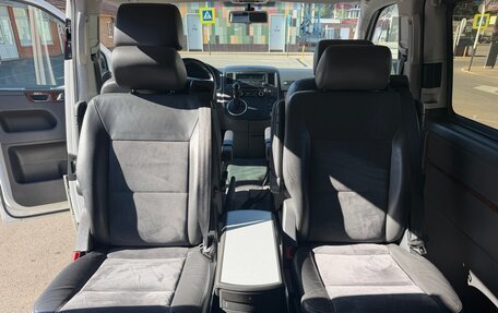 Volkswagen Multivan T5, 2012 год, 2 200 000 рублей, 14 фотография