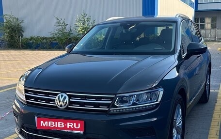 Volkswagen Tiguan II, 2020 год, 3 090 000 рублей, 2 фотография