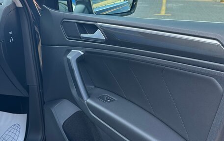 Volkswagen Tiguan II, 2020 год, 3 090 000 рублей, 13 фотография