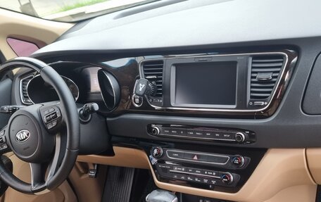 KIA Carnival III, 2018 год, 2 450 000 рублей, 12 фотография