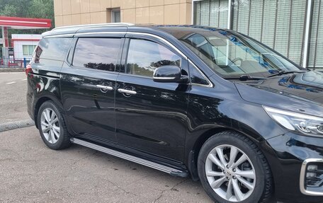 KIA Carnival III, 2018 год, 2 450 000 рублей, 3 фотография
