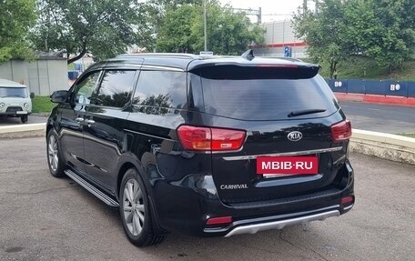 KIA Carnival III, 2018 год, 2 450 000 рублей, 7 фотография