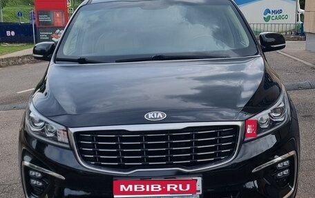 KIA Carnival III, 2018 год, 2 450 000 рублей, 1 фотография