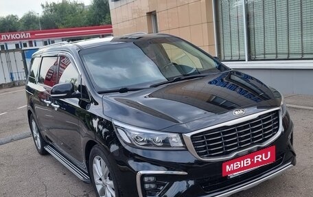 KIA Carnival III, 2018 год, 2 450 000 рублей, 2 фотография
