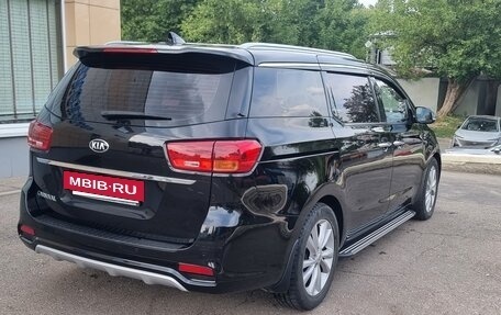 KIA Carnival III, 2018 год, 2 450 000 рублей, 9 фотография