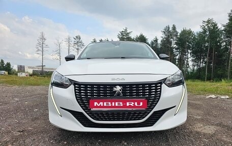 Peugeot 208 II, 2022 год, 1 900 000 рублей, 5 фотография