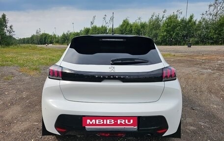 Peugeot 208 II, 2022 год, 1 900 000 рублей, 10 фотография