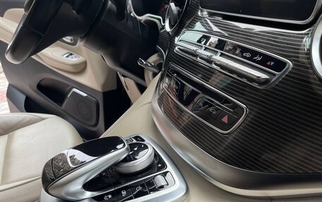 Mercedes-Benz V-Класс, 2019 год, 5 700 000 рублей, 14 фотография