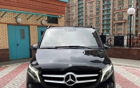 Mercedes-Benz V-Класс, 2019 год, 5 700 000 рублей, 3 фотография