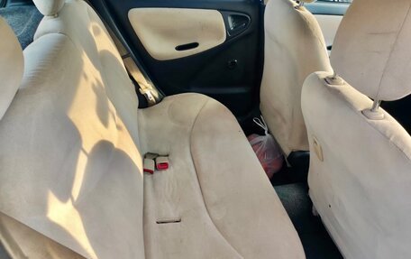 Toyota Vitz, 2004 год, 300 000 рублей, 8 фотография