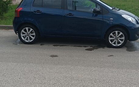 Toyota Yaris III рестайлинг, 2007 год, 400 000 рублей, 7 фотография