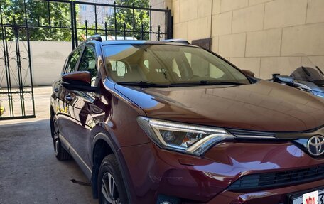 Toyota RAV4, 2018 год, 2 650 000 рублей, 6 фотография