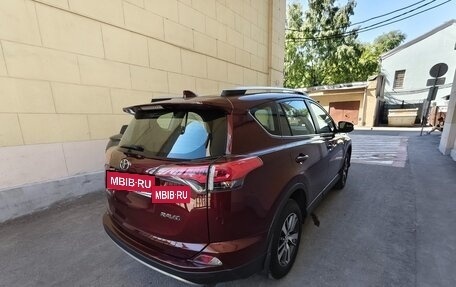 Toyota RAV4, 2018 год, 2 650 000 рублей, 4 фотография