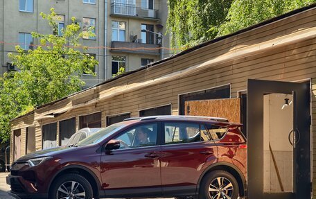 Toyota RAV4, 2018 год, 2 650 000 рублей, 12 фотография