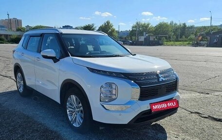 Mitsubishi Outlander, 2022 год, 3 320 000 рублей, 1 фотография