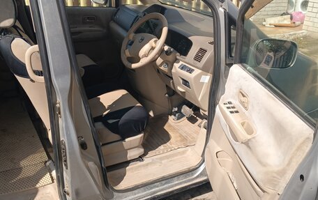 Nissan Serena II, 2002 год, 200 000 рублей, 11 фотография