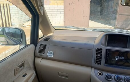 Nissan Serena II, 2002 год, 200 000 рублей, 15 фотография