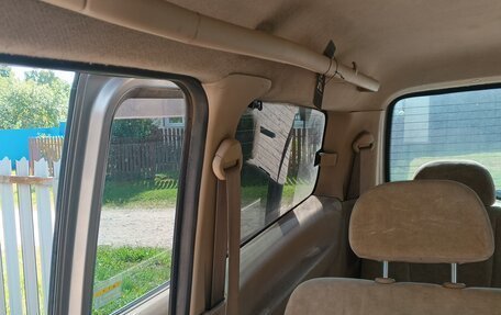 Nissan Serena II, 2002 год, 200 000 рублей, 22 фотография