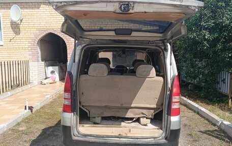 Nissan Serena II, 2002 год, 200 000 рублей, 31 фотография