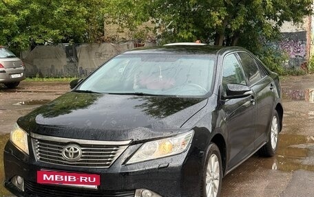 Toyota Camry, 2014 год, 1 700 000 рублей, 2 фотография
