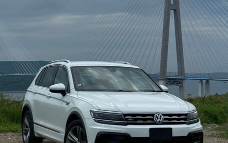 Volkswagen Tiguan II, 2018 год, 1 950 000 рублей, 2 фотография