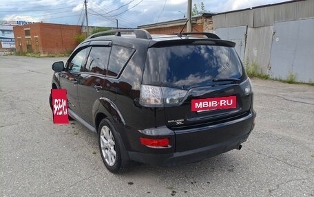 Mitsubishi Outlander III рестайлинг 3, 2011 год, 900 000 рублей, 4 фотография