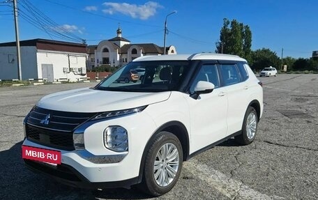 Mitsubishi Outlander, 2022 год, 3 320 000 рублей, 2 фотография