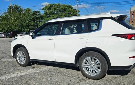 Mitsubishi Outlander, 2022 год, 3 320 000 рублей, 5 фотография