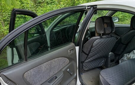 Toyota Avensis III рестайлинг, 2000 год, 320 000 рублей, 11 фотография