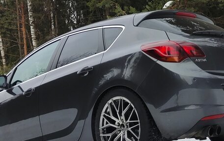 Opel Astra J, 2012 год, 700 000 рублей, 2 фотография