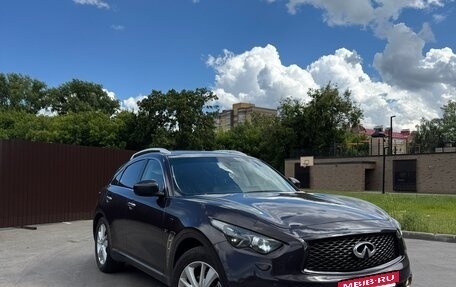 Infiniti QX70, 2014 год, 2 690 000 рублей, 12 фотография
