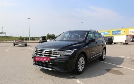 Volkswagen Tiguan II, 2021 год, 2 550 000 рублей, 3 фотография