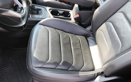 Volkswagen Tiguan II, 2021 год, 2 550 000 рублей, 17 фотография