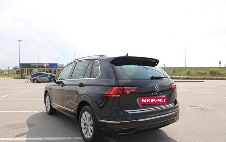 Volkswagen Tiguan II, 2021 год, 2 550 000 рублей, 8 фотография