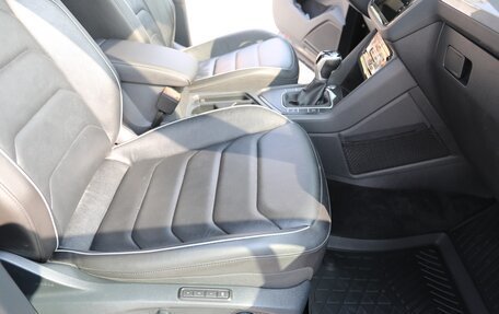 Volkswagen Tiguan II, 2021 год, 2 550 000 рублей, 19 фотография