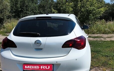 Opel Astra J, 2010 год, 650 000 рублей, 11 фотография